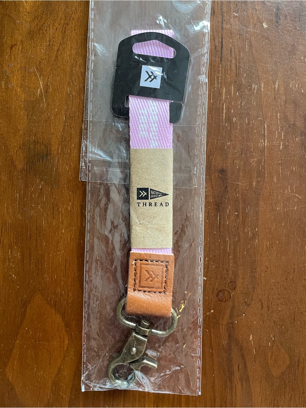 NWT Thread Wallets Joshua Tree National Park Wristlet Keychain pink, leather
